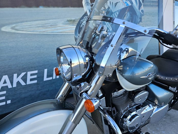 2011 Suzuki VL800T (BOULEVARD C50T) White