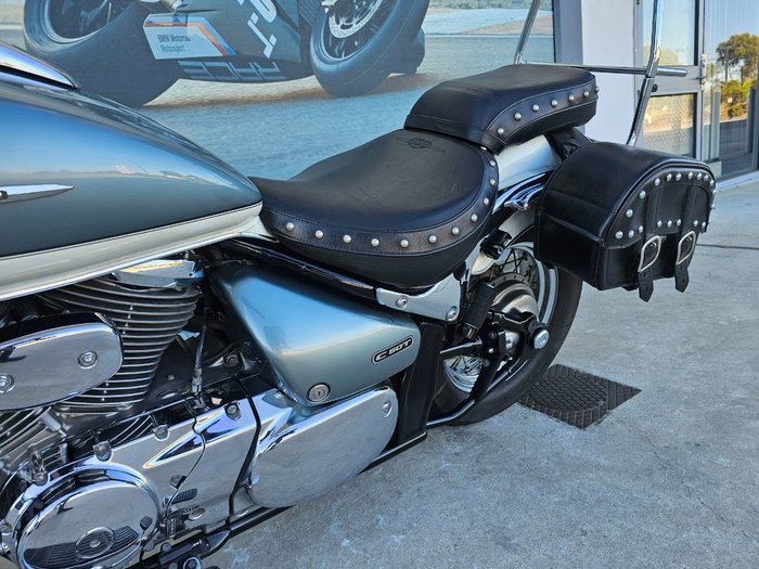 2011 Suzuki VL800T (BOULEVARD C50T) White