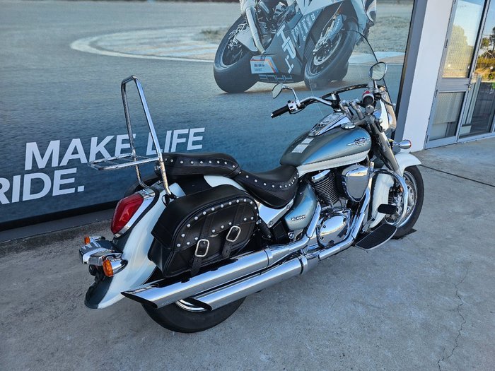 2011 Suzuki VL800T (BOULEVARD C50T) White
