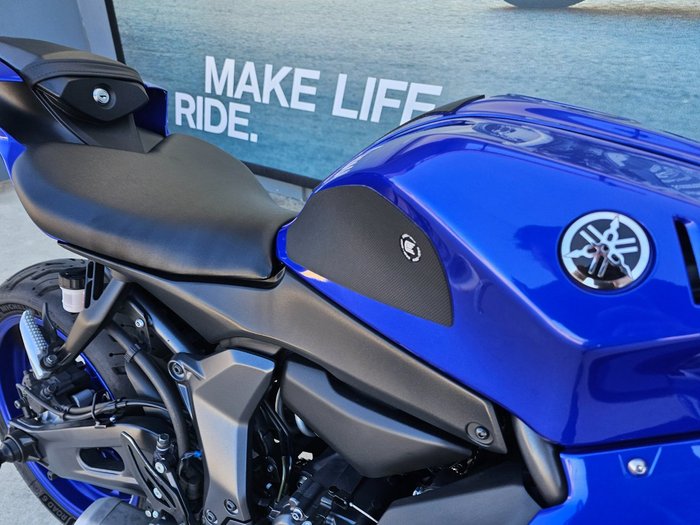 2024 Yamaha YZF-R7LA Blue
