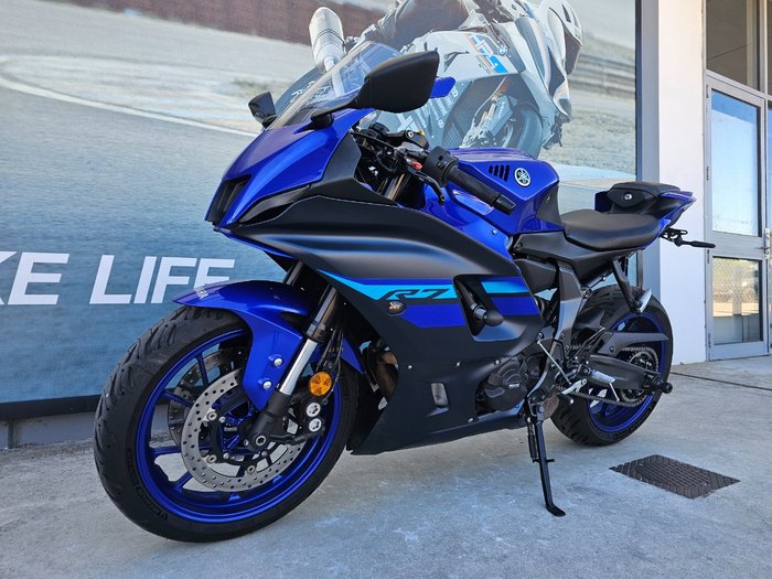 2024 Yamaha YZF-R7LA Blue