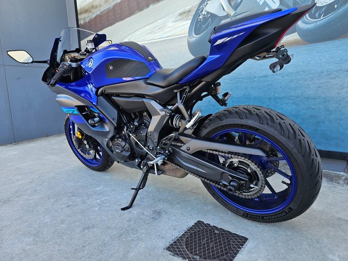 2024 Yamaha YZF-R7LA Blue