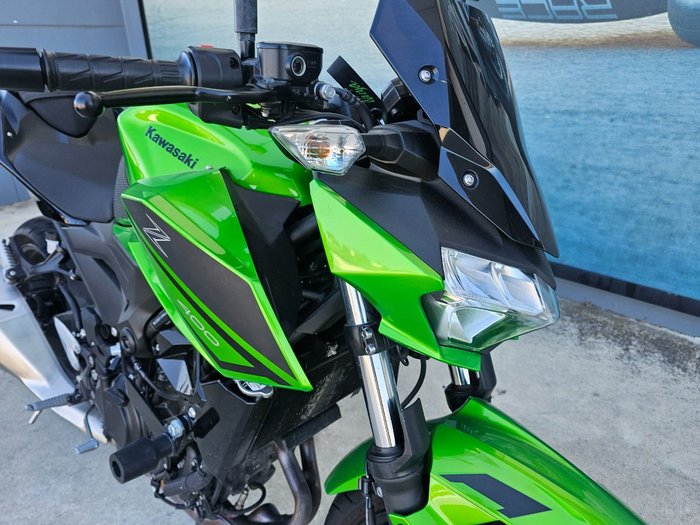 2022 Kawasaki Z400 Green