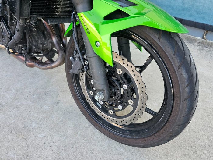 2022 Kawasaki Z400 Green