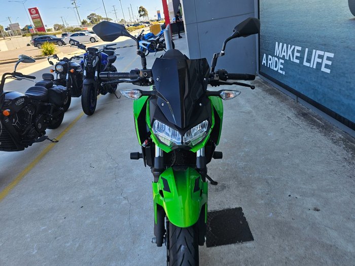 2022 Kawasaki Z400 Green