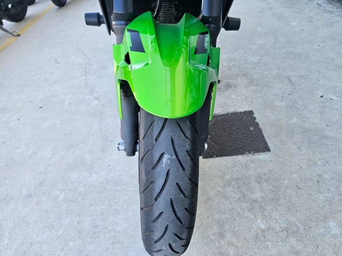 2022 Kawasaki Z400 Green