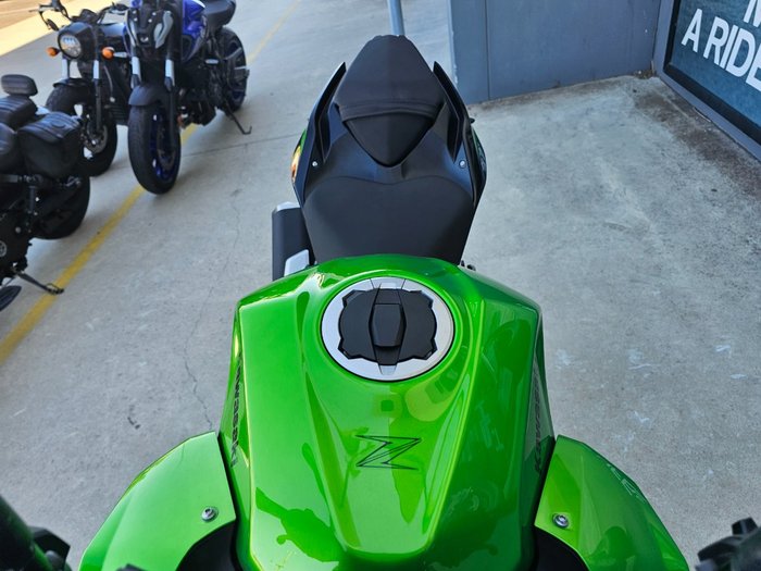 2022 Kawasaki Z400 Green