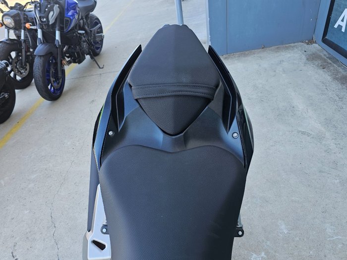 2022 Kawasaki Z400 Green