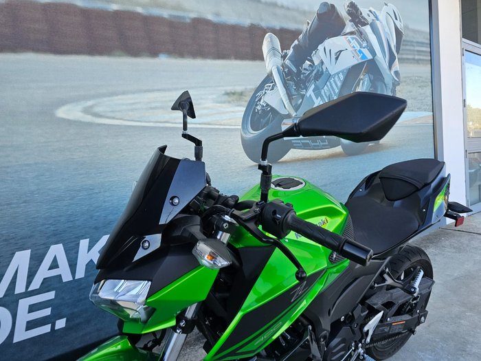 2022 Kawasaki Z400 Green