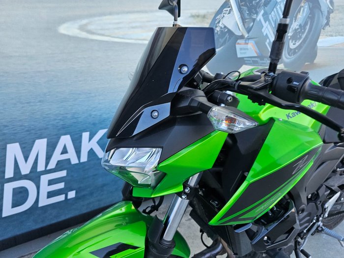 2022 Kawasaki Z400 Green