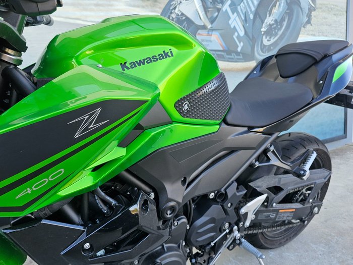 2022 Kawasaki Z400 Green
