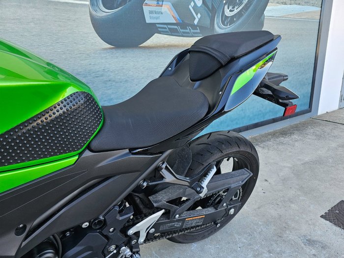 2022 Kawasaki Z400 Green