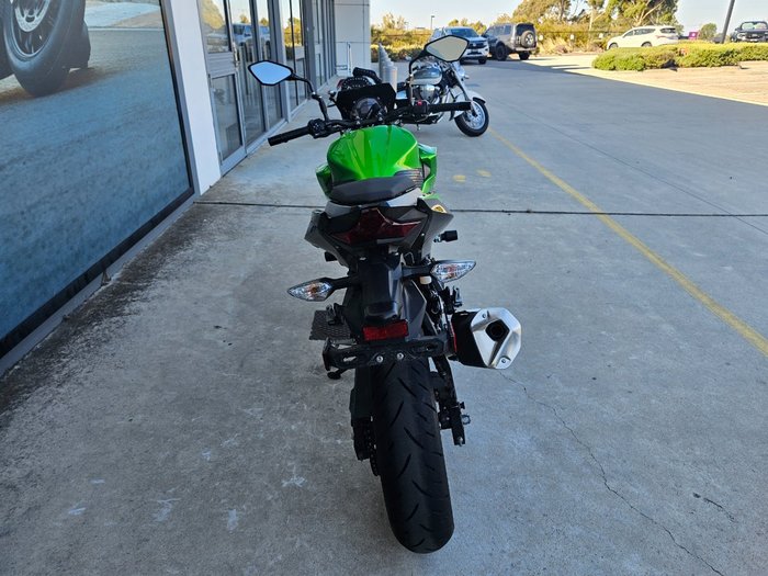 2022 Kawasaki Z400 Green