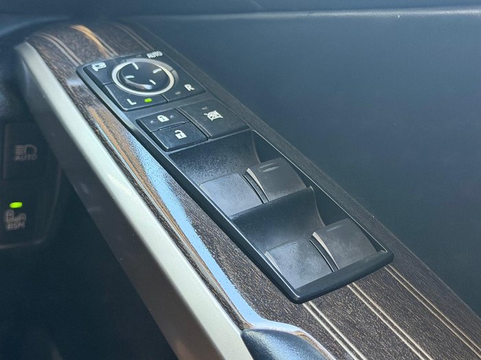 2018 Lexus IS 350 Sports Luxury GSE31R Titanium Silver