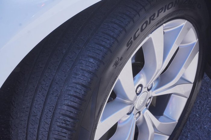 2019 Land Rover Range Rover Evoque P200 SE