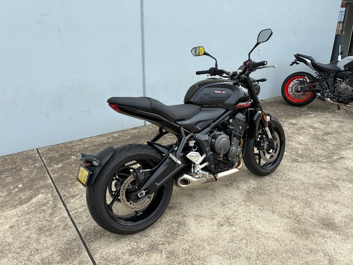 2025 Triumph TRIDENT 660 Black