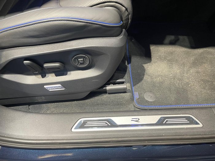 2025 Volkswagen Touareg R