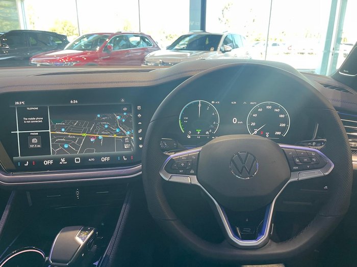 2025 Volkswagen Touareg R