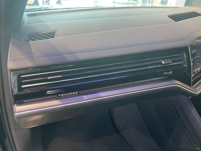 2025 Volkswagen Touareg R