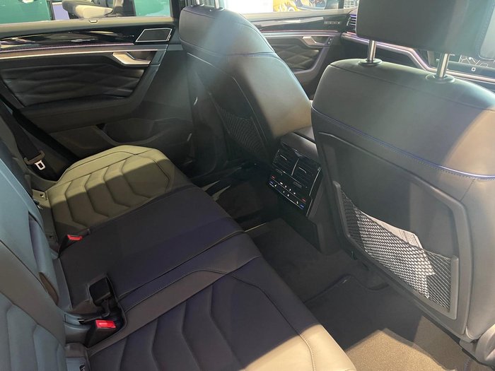 2025 Volkswagen Touareg R