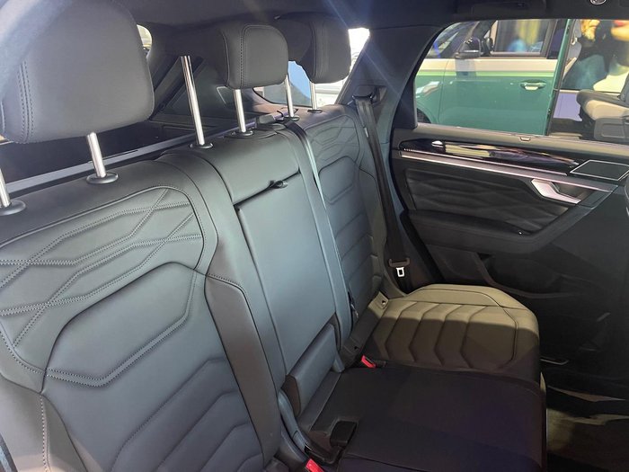 2025 Volkswagen Touareg R