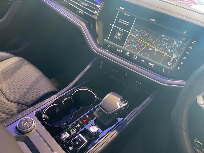 2025 Volkswagen Touareg R