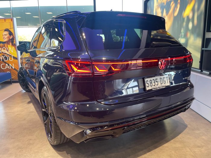 2025 Volkswagen Touareg R