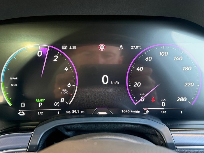 2025 Volkswagen Touareg R