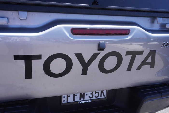 2023 Toyota Hilux SR