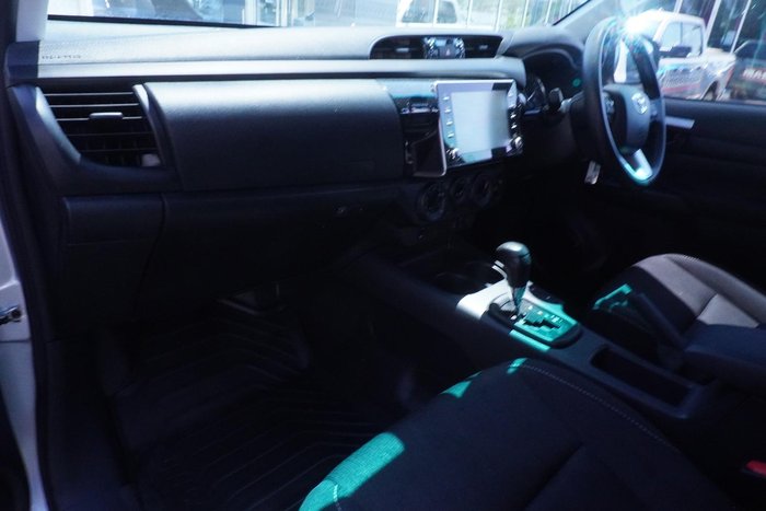 2023 Toyota Hilux SR