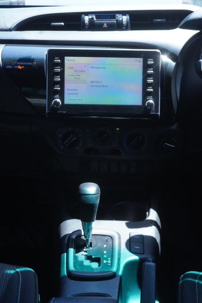 2023 Toyota Hilux SR