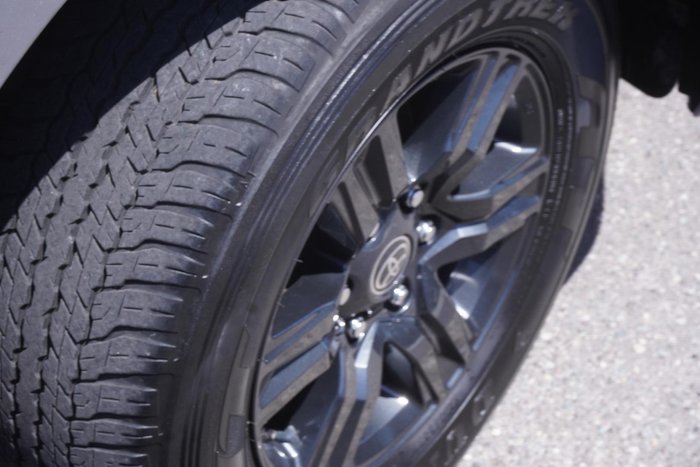 2023 Toyota Hilux SR