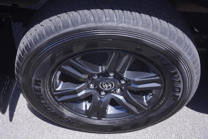 2023 Toyota Hilux SR