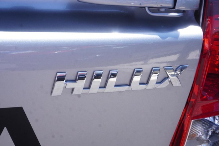 2023 Toyota Hilux SR