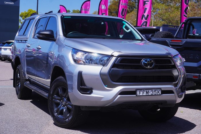 2023 Toyota Hilux SR