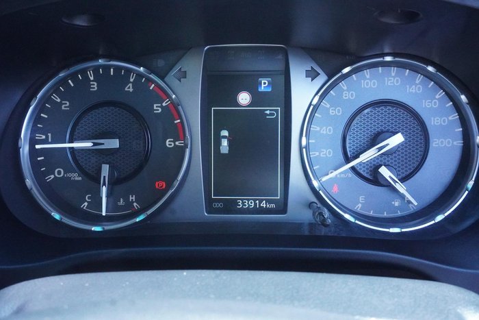 2023 Toyota Hilux SR