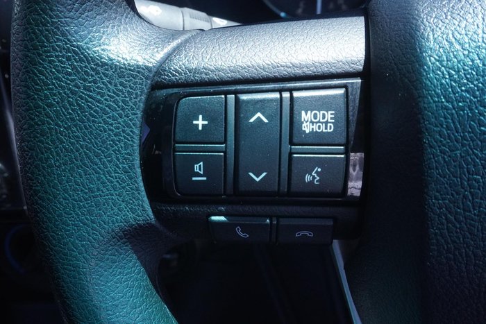 2023 Toyota Hilux SR