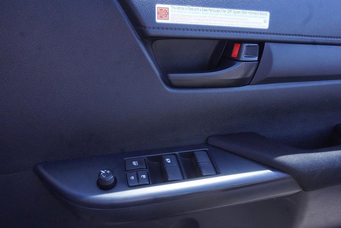 2023 Toyota Hilux SR