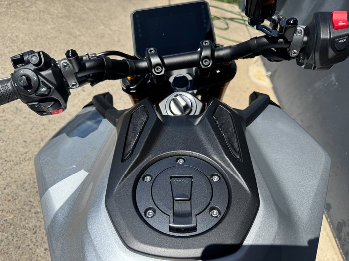 2024 Yamaha MT-09A SP (MT-09SP) SILVER