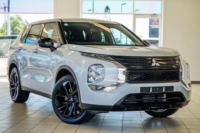 2023 Mitsubishi Outlander LS Black Edition