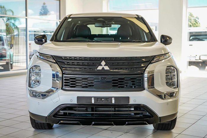 2023 Mitsubishi Outlander LS Black Edition