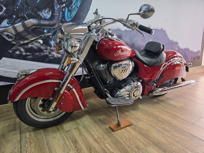 2014 INDIAN CHIEF CLASSIC RED