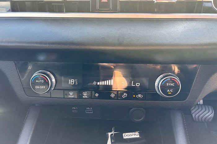 2023 Mitsubishi Outlander ES