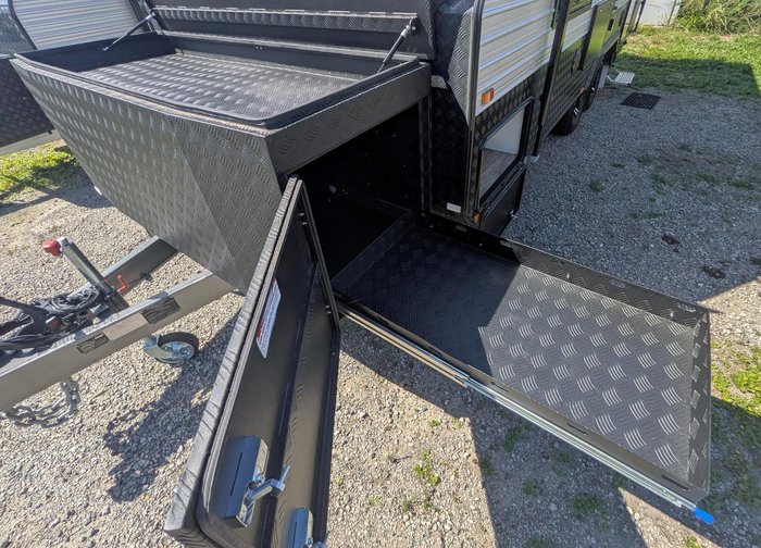 2025 JB Caravans Dirt Roader (19'6)
