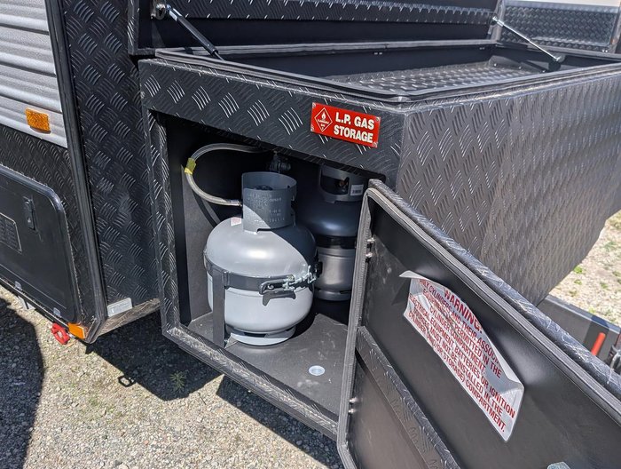 2025 JB Caravans Dirt Roader (19'6)