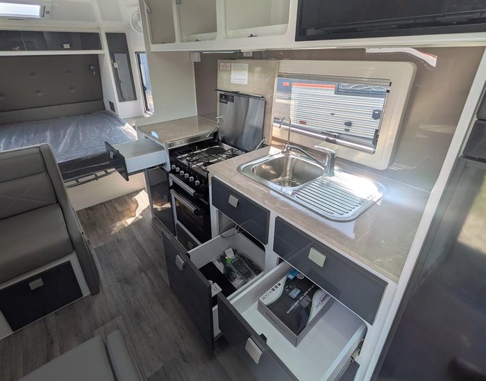 2025 JB Caravans Dirt Roader (19'6)