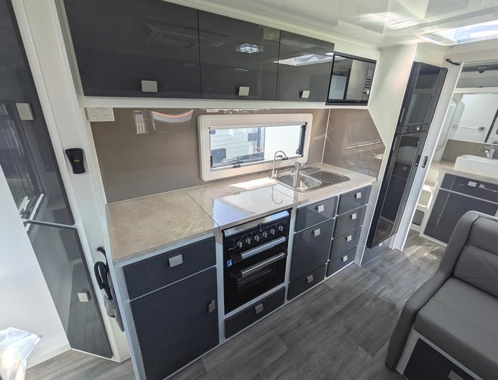 2025 JB Caravans Dirt Roader (19'6)