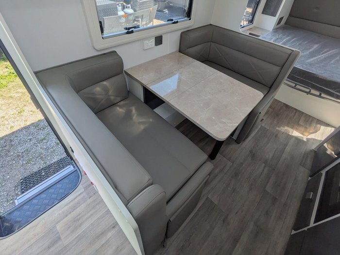 2025 JB Caravans Dirt Roader (19'6)