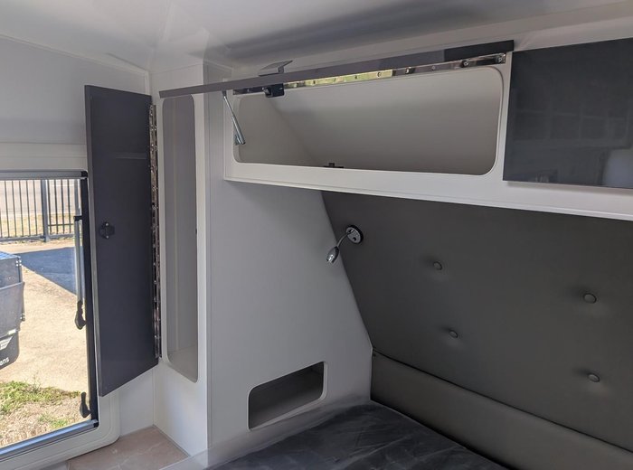 2025 JB Caravans Dirt Roader (19'6)