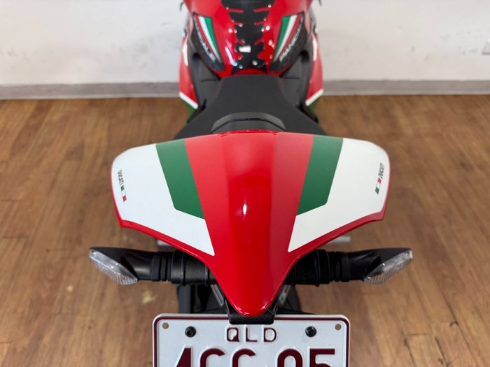 2023 Ducati PANIGALE V2 RED